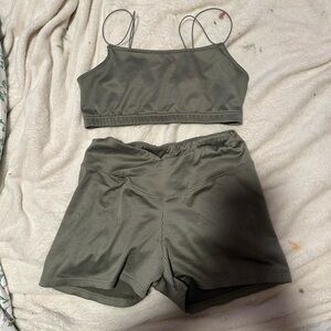 Green Athletic Set